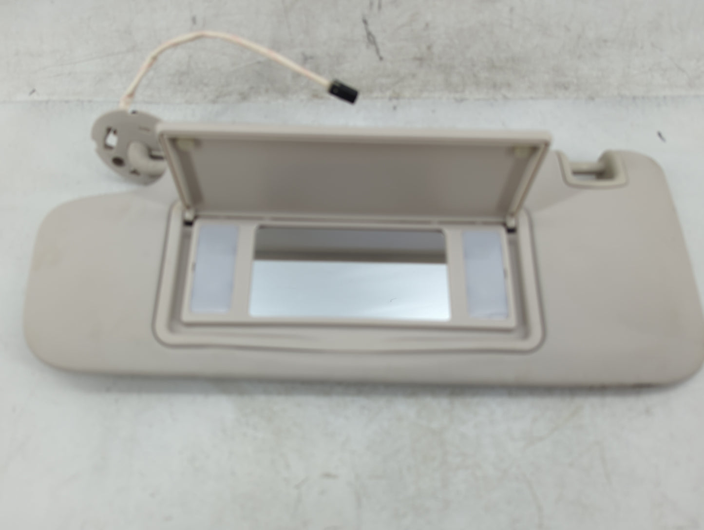 2017-2019 Chevrolet Cruze Sun Visor Shade Replacement Driver Left Mirror Fits Fits 2017 2018 2019 OEM Used Auto Parts - Oemu