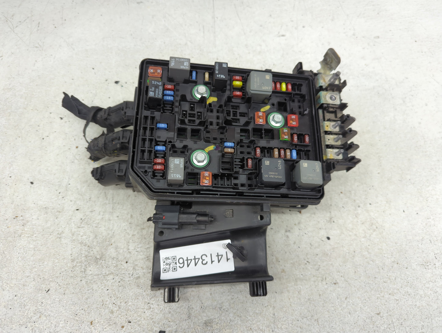 2017 Chevrolet Cruze Fusebox Fuse Box Panel Relay Module Fits OEM Used Auto Parts - Oemusedautoparts1.com
