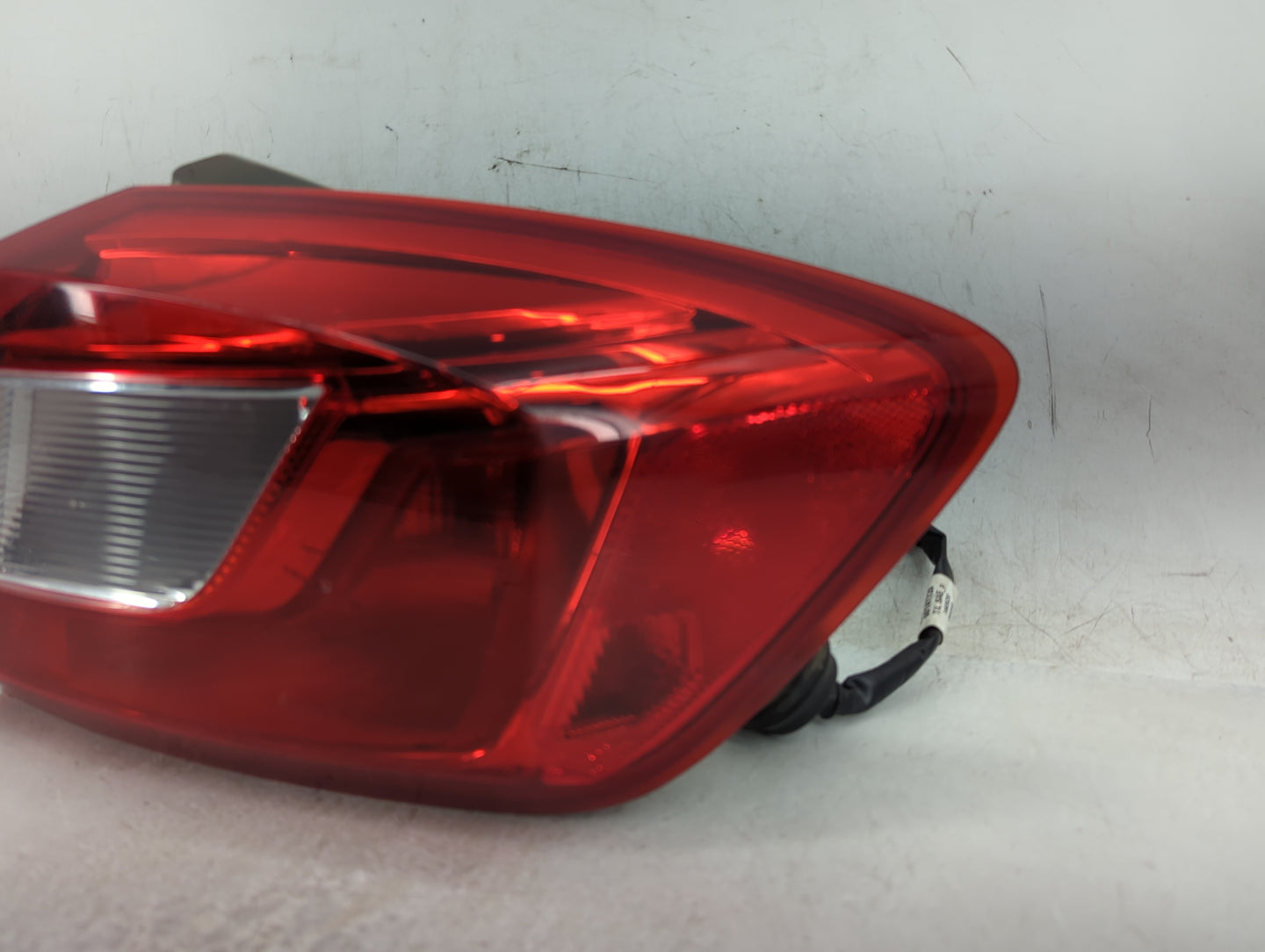 2017 Chevrolet Cruze Tail Light Assembly Passenger Right OEM P/N:84078119 Fits OEM Used Auto Parts - Oemusedautoparts1.com