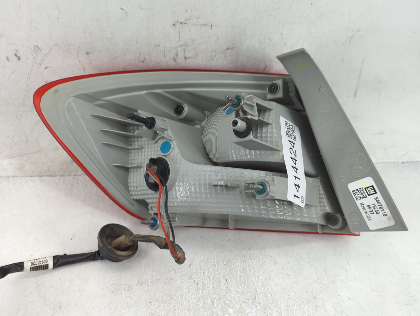 2017 Chevrolet Cruze Tail Light Assembly Passenger Right OEM P/N:84078119 Fits OEM Used Auto Parts - Oemusedautoparts1.com