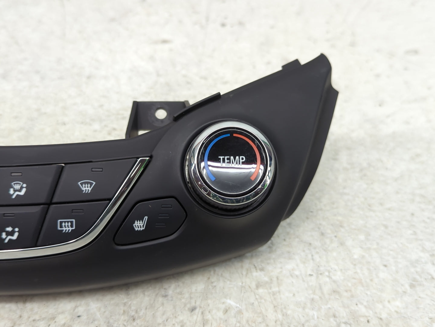 2016-2018 Chevrolet Cruze Climate Control Module Temperature AC/Heater Replacement P/N:39028879 7003070200000X Fits OEM Used
