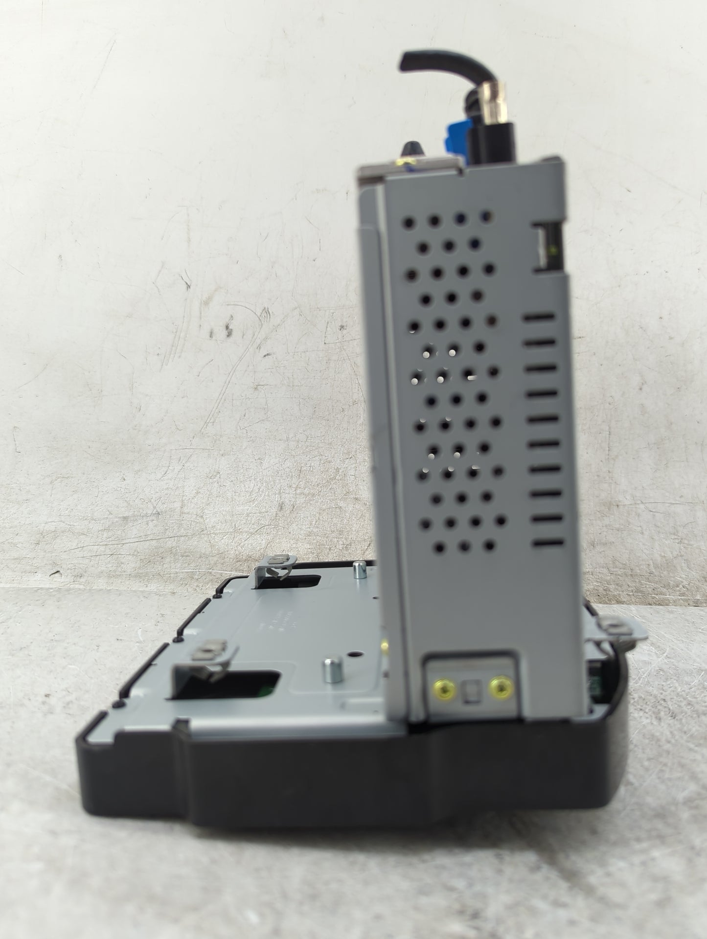 2017 Chevrolet Cruze Radio AM FM Cd Player Receiver Replacement P/N:42518015 555343750, H11629603000287S, LC7F Fits OEM Used