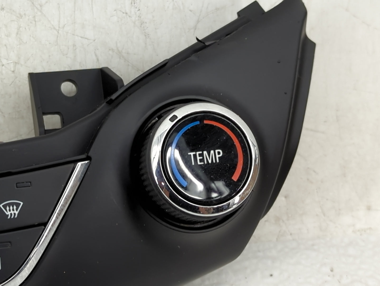 2016-2018 Chevrolet Cruze Climate Control Module Temperature AC/Heater Replacement P/N:39028880 Fits Fits 2016 2017 2018 OEM