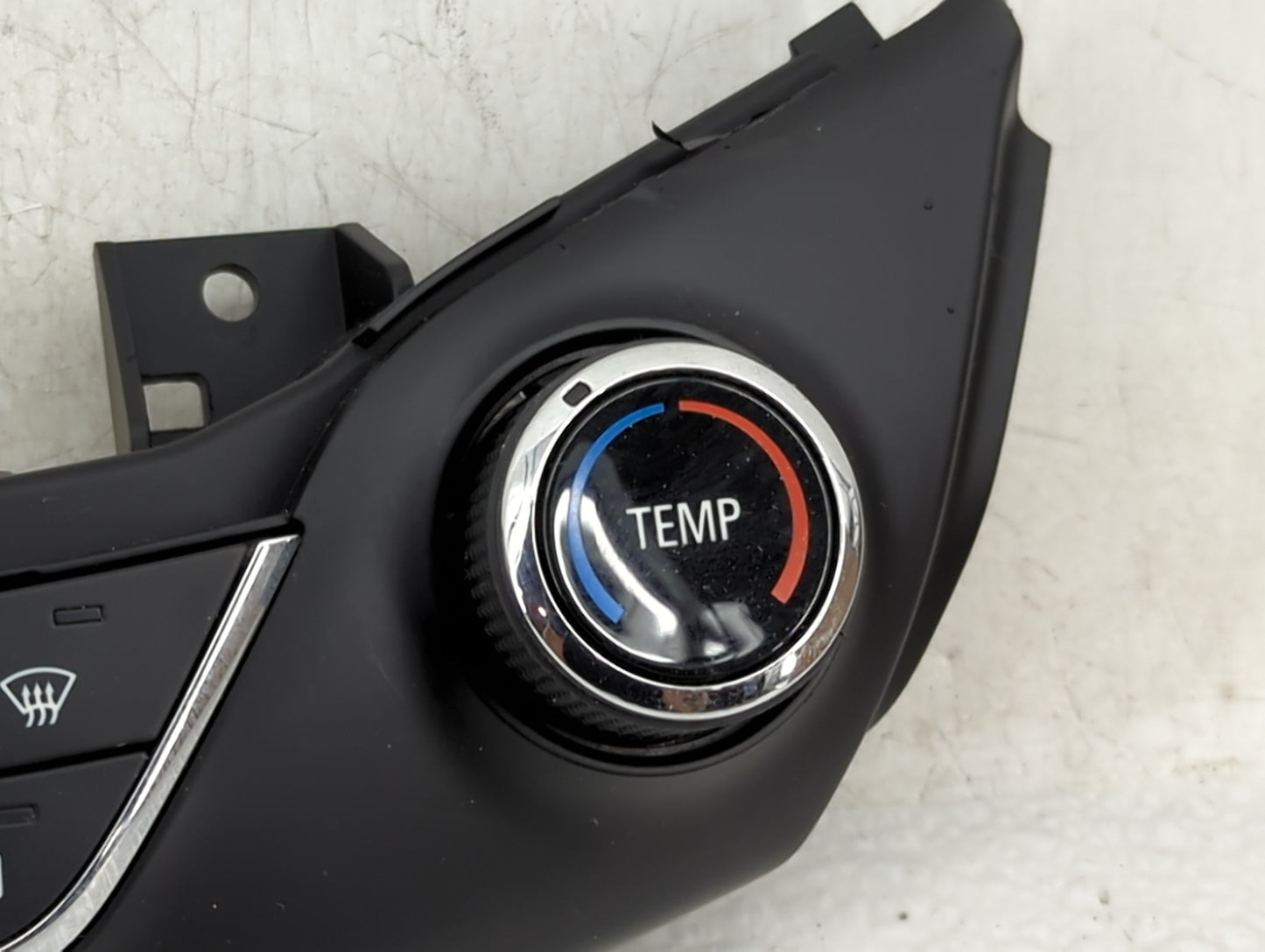 2016-2018 Chevrolet Cruze Climate Control Module Temperature AC/Heater Replacement P/N:39028880 Fits Fits 2016 2017 2018 OEM