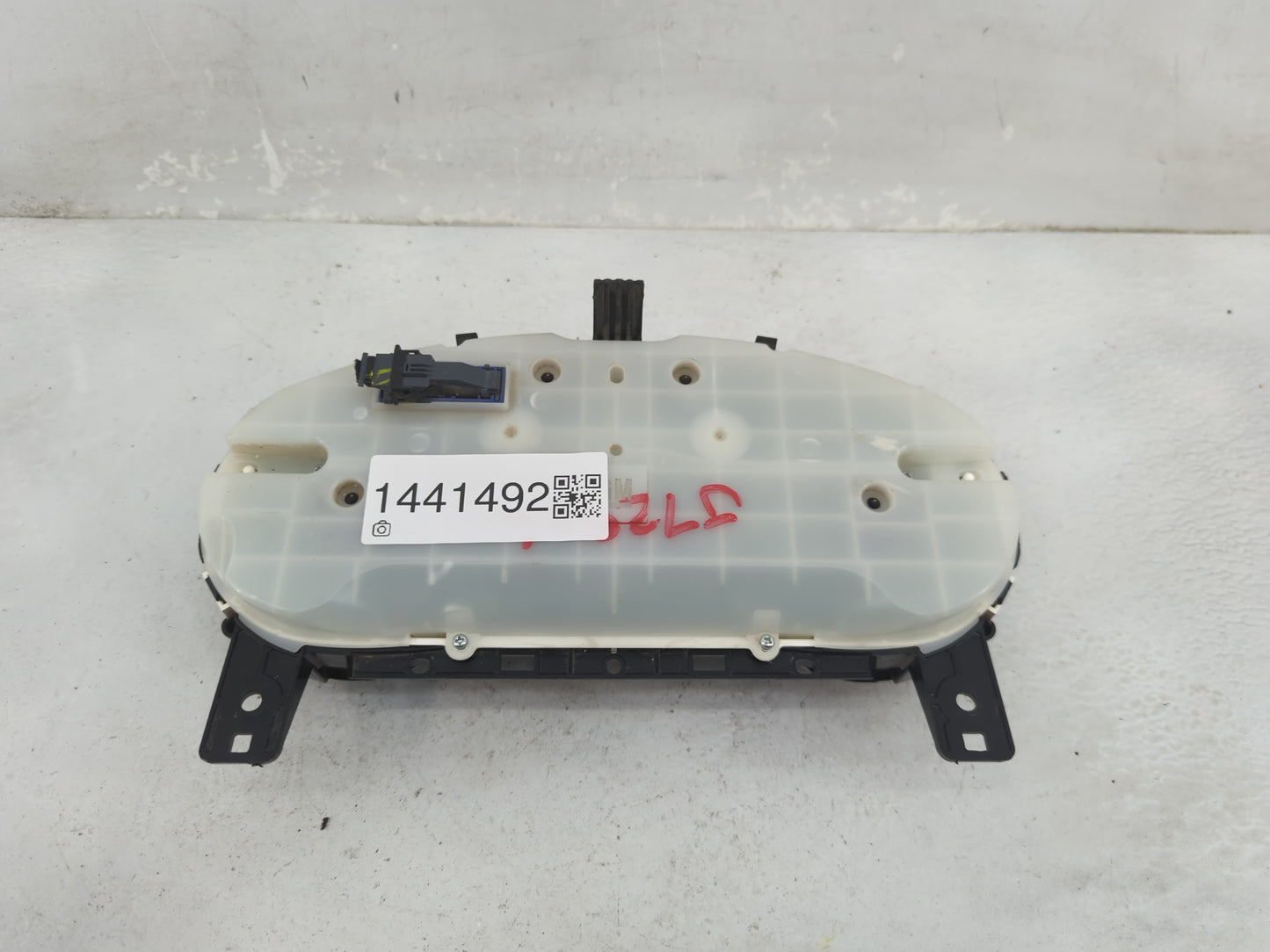 2017-2018 Chevrolet Cruze Instrument Cluster Speedometer Gauges P/N:769315-800A Fits Fits 2017 2018 OEM Used Auto Parts - Oe