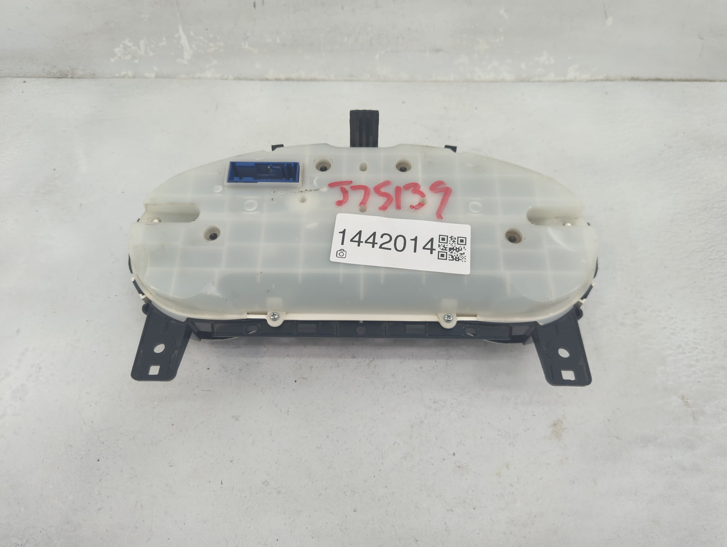 2017-2018 Chevrolet Cruze Instrument Cluster Speedometer Gauges P/N:39084636 Fits Fits 2017 2018 OEM Used Auto Parts - Oemus