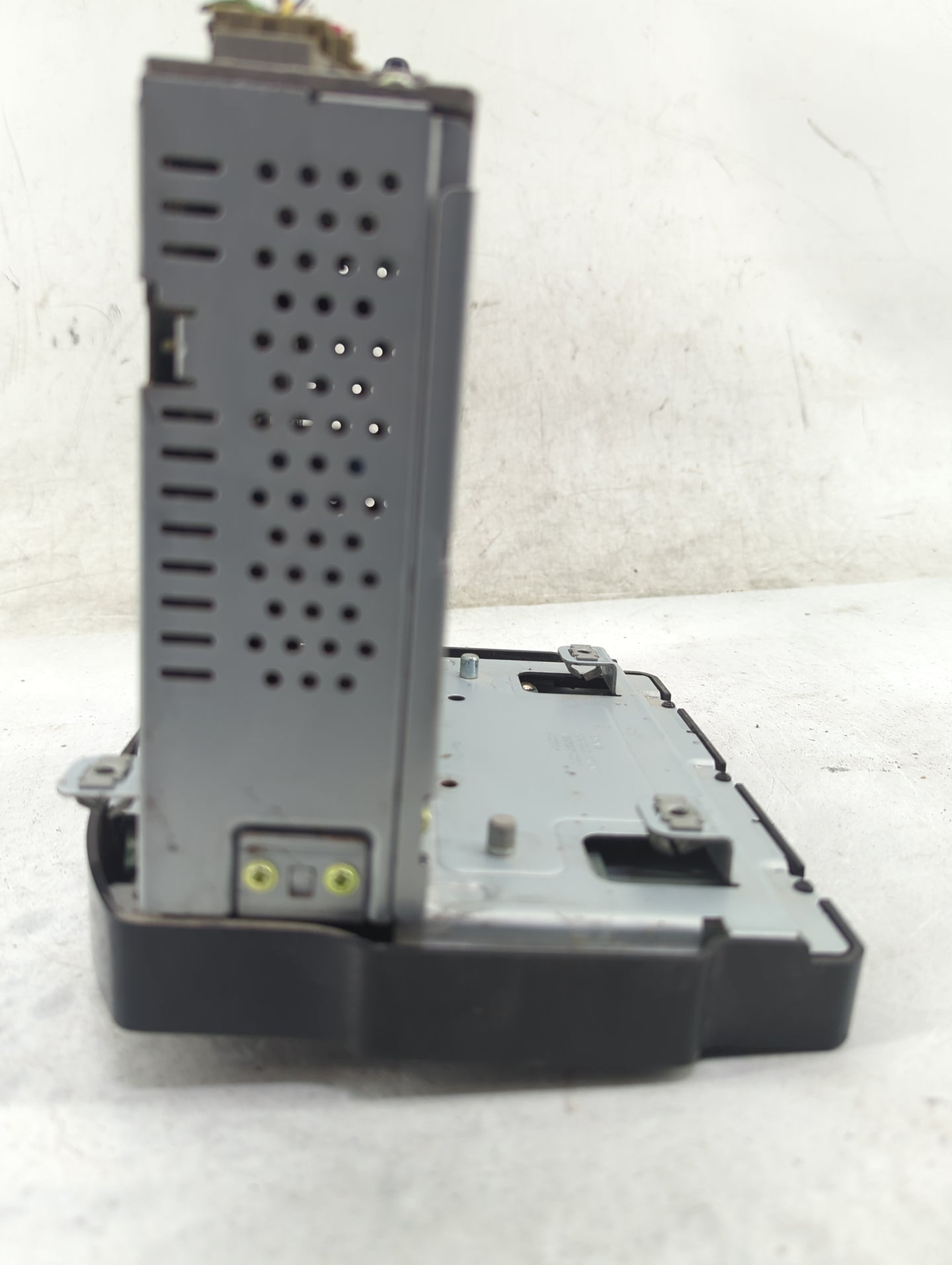 2017 Chevrolet Cruze Radio AM FM Cd Player Receiver Replacement P/N:42481575 7310500000000X, 555343750 Fits Fits 2018 2019 2