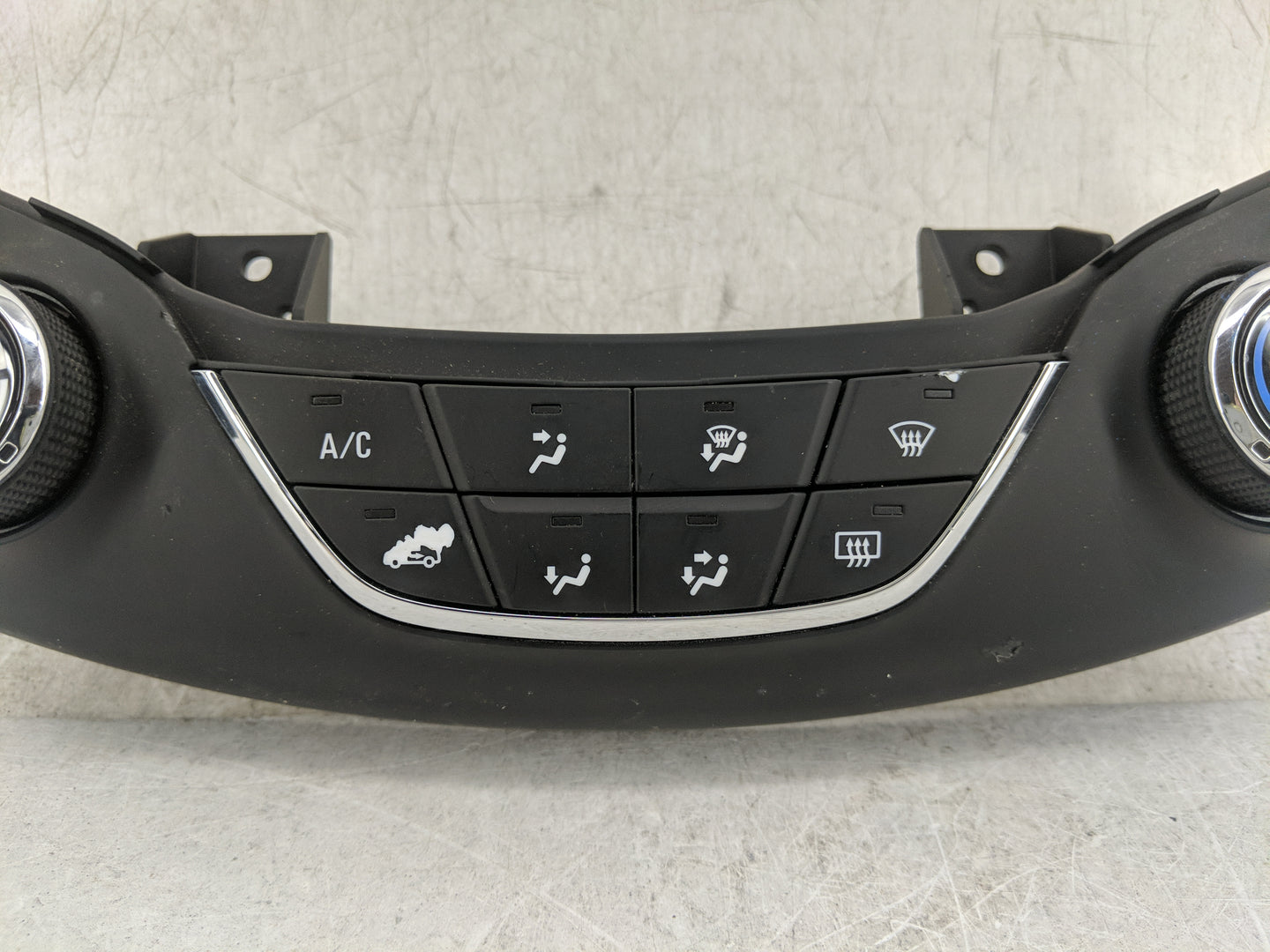 2016-2018 Chevrolet Cruze Climate Control Module Temperature AC/Heater Replacement P/N:39028880 7003070200000X Fits OEM Used