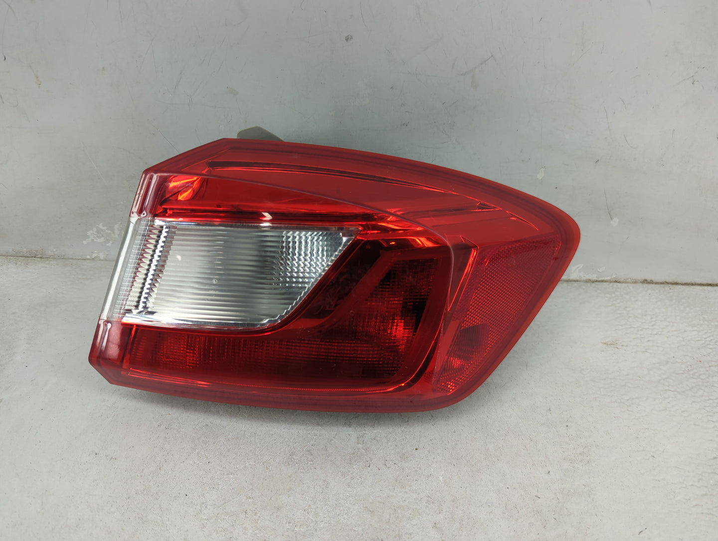 2016 Chevrolet Cruze Tail Light Assembly Passenger Right OEM P/N:84078119 Fits OEM Used Auto Parts - Oemusedautoparts1.com