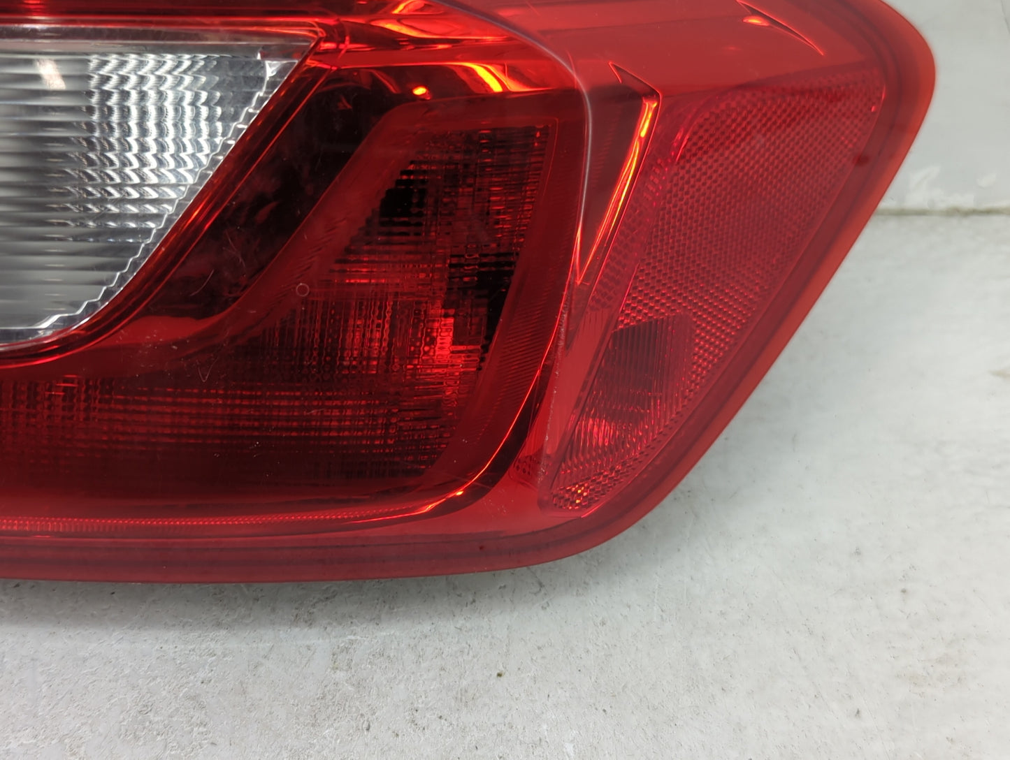 2016 Chevrolet Cruze Tail Light Assembly Passenger Right OEM P/N:84078119 Fits OEM Used Auto Parts - Oemusedautoparts1.com