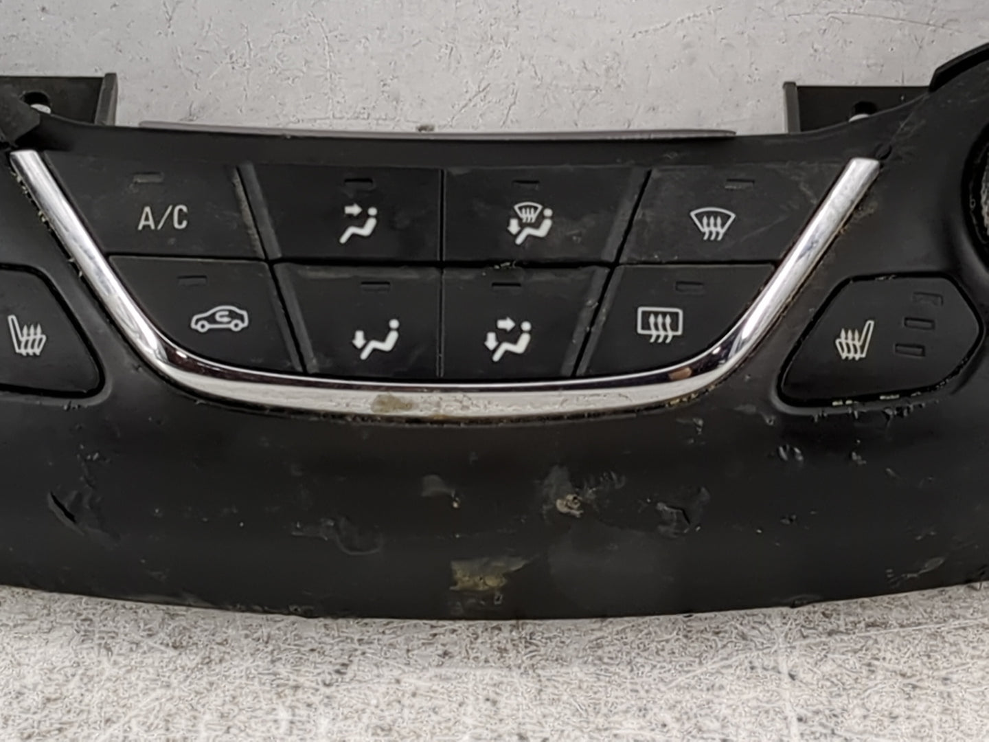 2016-2018 Chevrolet Cruze Climate Control Module Temperature AC/Heater Replacement P/N:39028879 7003070200000X Fits OEM Used