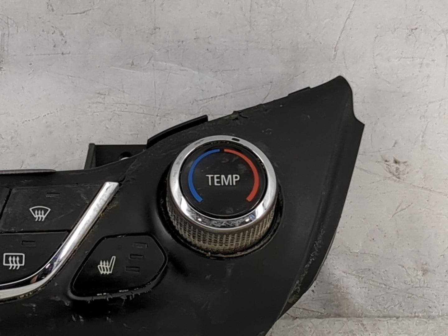 2016-2018 Chevrolet Cruze Climate Control Module Temperature AC/Heater Replacement P/N:39028879 7003070200000X Fits OEM Used