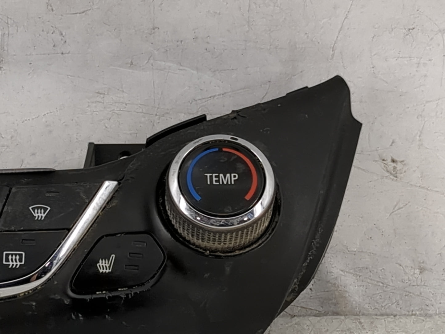 2016-2018 Chevrolet Cruze Climate Control Module Temperature AC/Heater Replacement P/N:39028879 7003070200000X Fits OEM Used