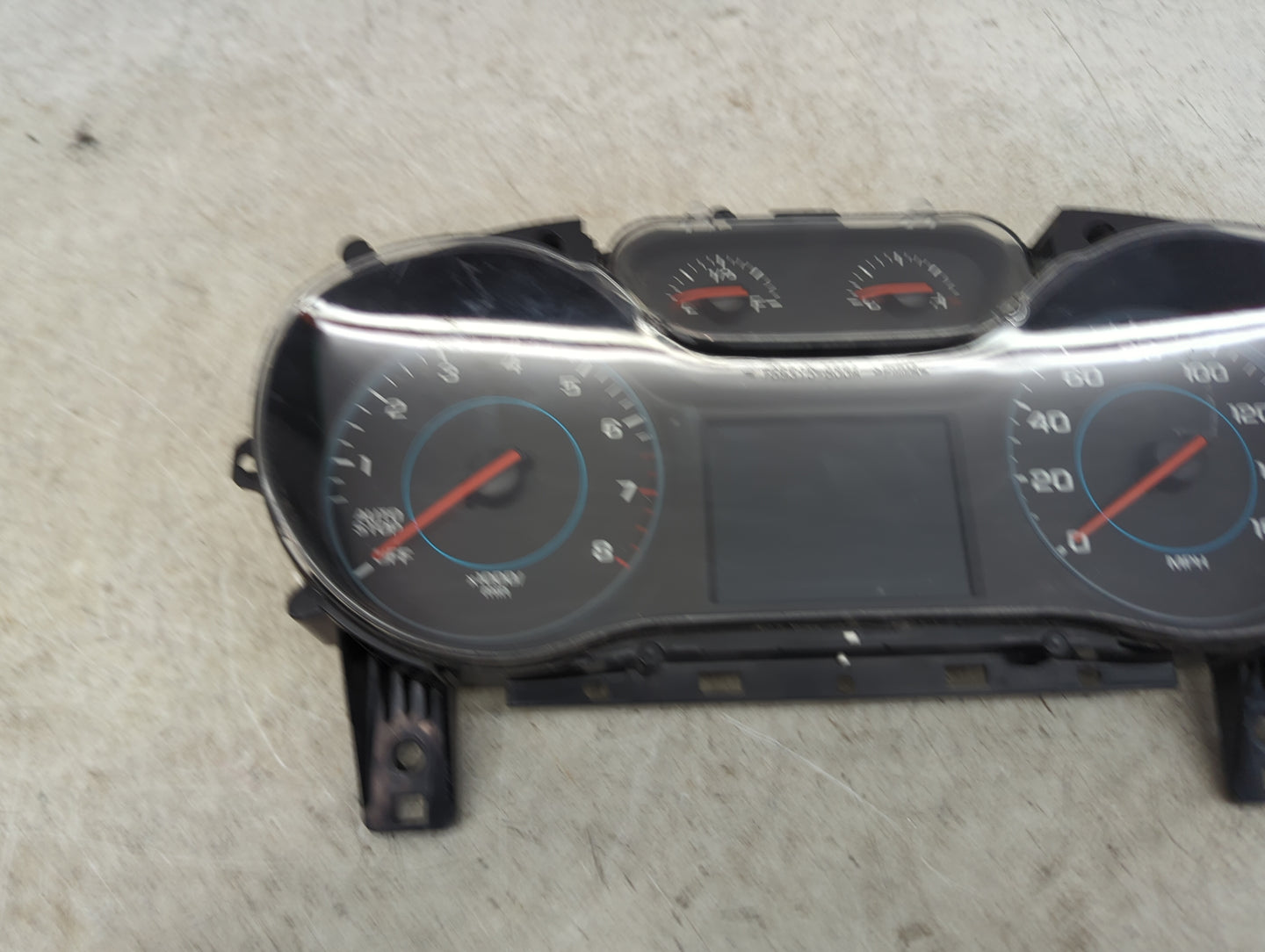 2017-2018 Chevrolet Cruze Instrument Cluster Speedometer Gauges P/N:39084636 7110500000000X, 812372274 Miles: Fits Fits 2017