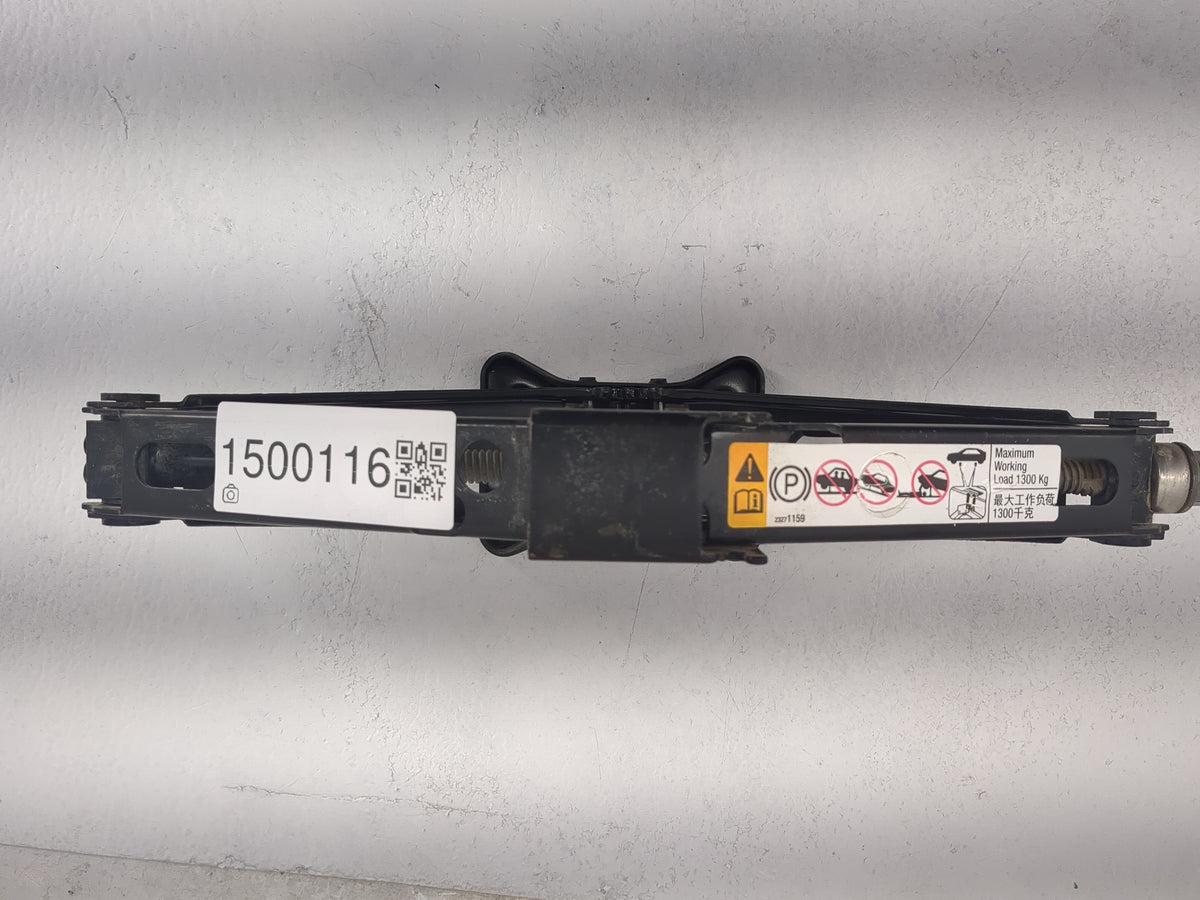 2017 Chevrolet Cruze Spare Scissor Car Jack Black - Oemusedautoparts1.com