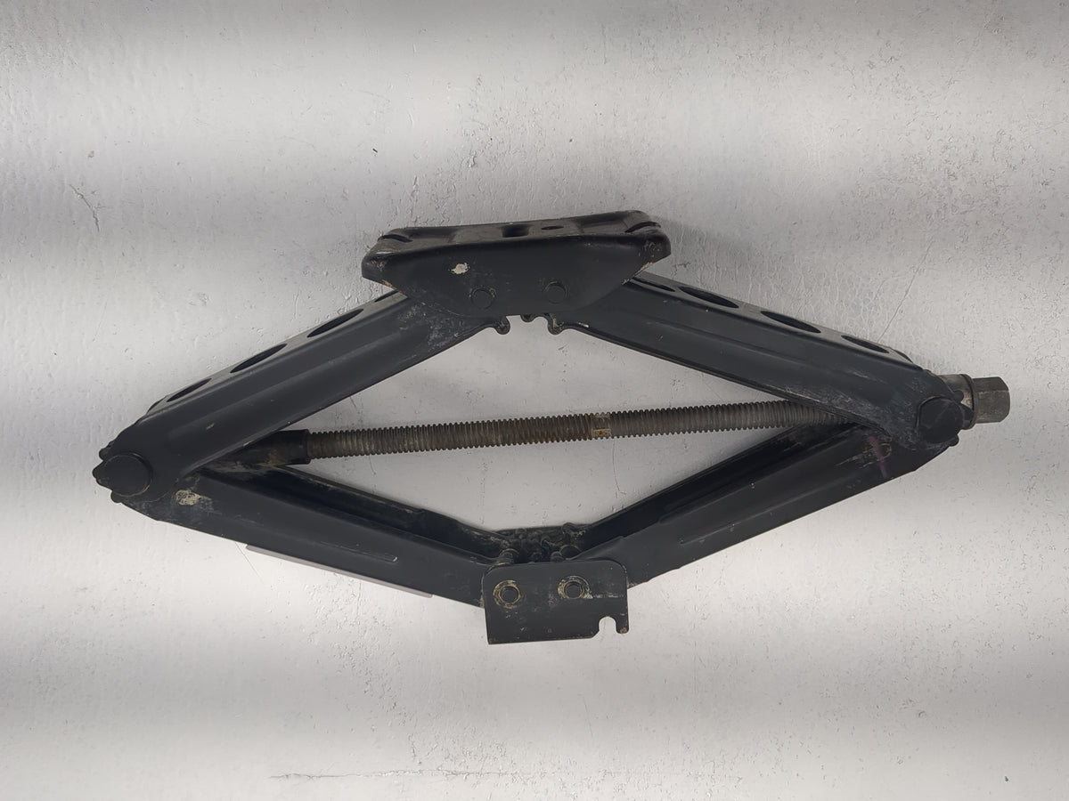 2017 Chevrolet Cruze Spare Scissor Car Jack Black - Oemusedautoparts1.com
