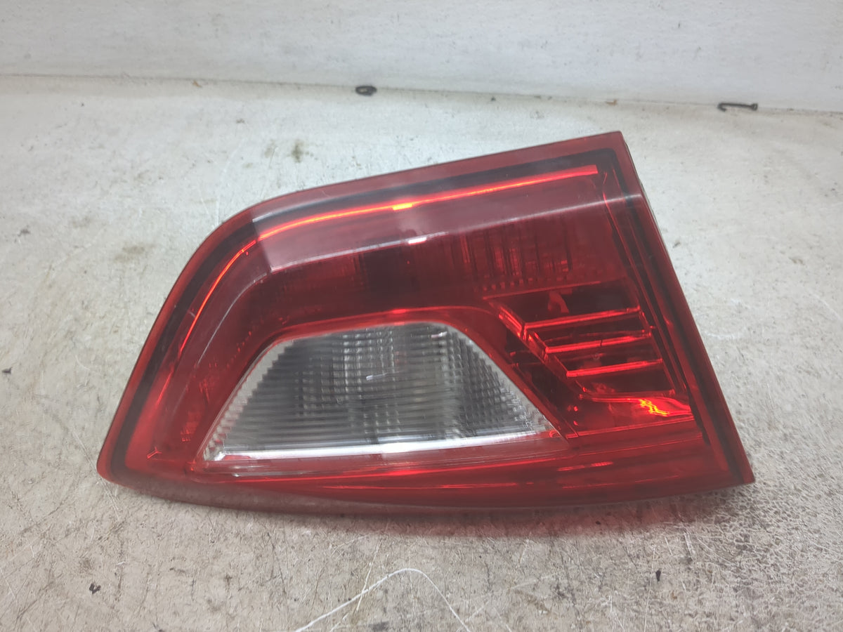 2017-2019 Chevrolet Cruze Driver Left Side Deck Lid Mounted Tail Light 1501667 - Oemusedautoparts1.com