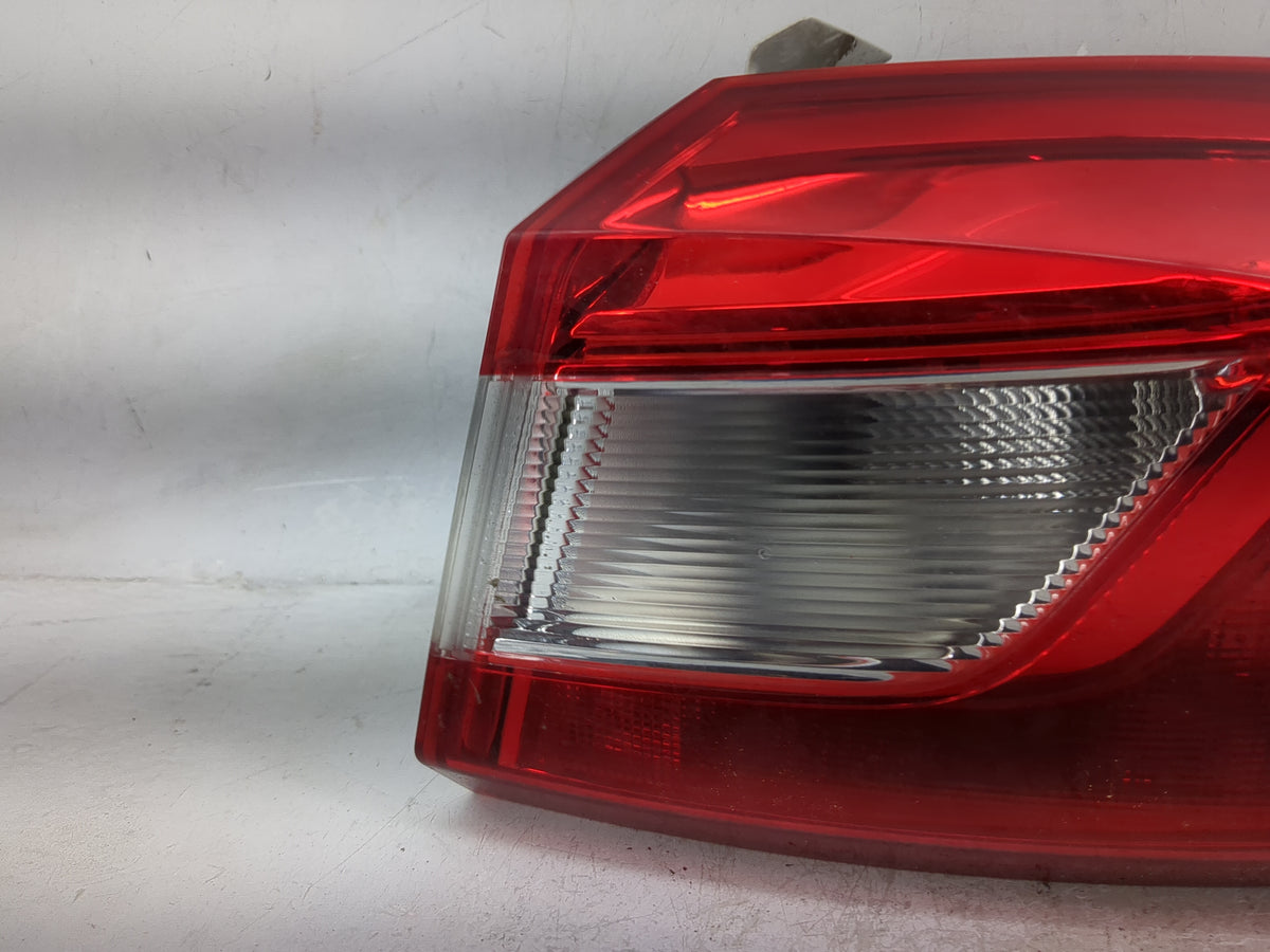 2016 Chevrolet Cruze Tail Light Assembly Passenger Right OEM P/N:84078119 Fits OEM Used Auto Parts - Oemusedautoparts1.com