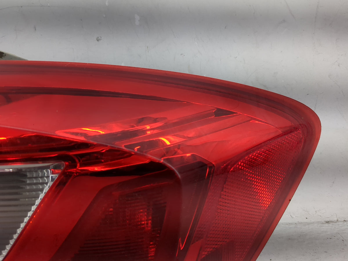 2016 Chevrolet Cruze Tail Light Assembly Passenger Right OEM P/N:84078119 Fits OEM Used Auto Parts - Oemusedautoparts1.com
