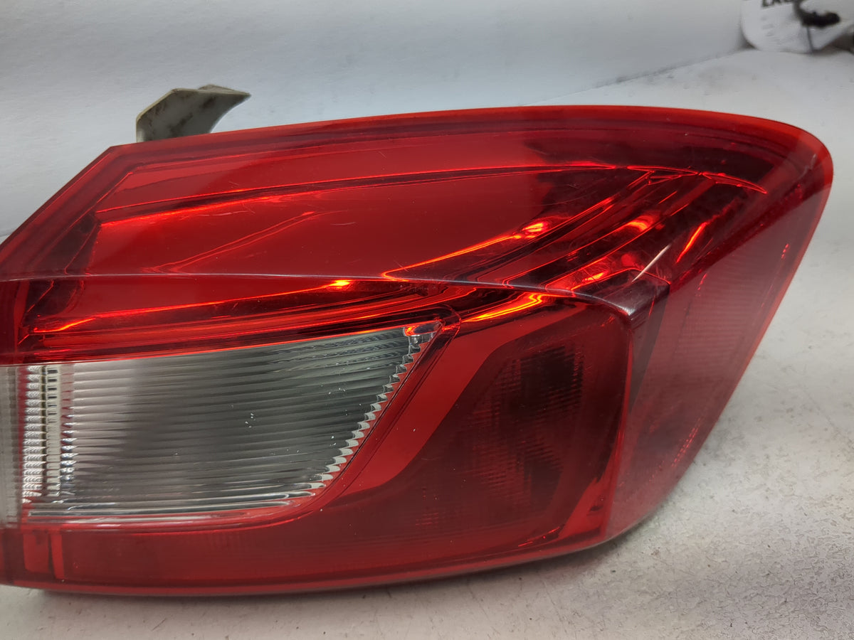 2016 Chevrolet Cruze Tail Light Assembly Passenger Right OEM P/N:84078119 Fits OEM Used Auto Parts - Oemusedautoparts1.com