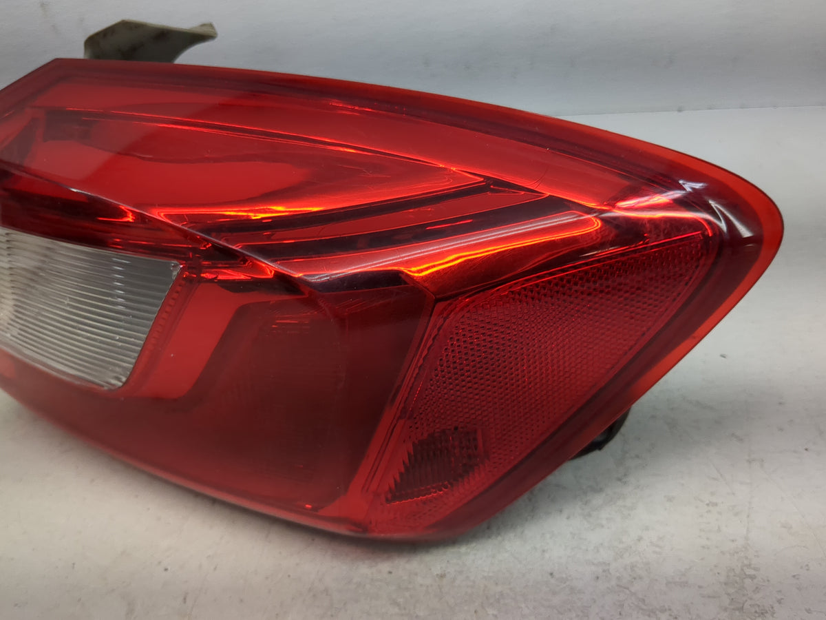 2016 Chevrolet Cruze Tail Light Assembly Passenger Right OEM P/N:84078119 Fits OEM Used Auto Parts - Oemusedautoparts1.com