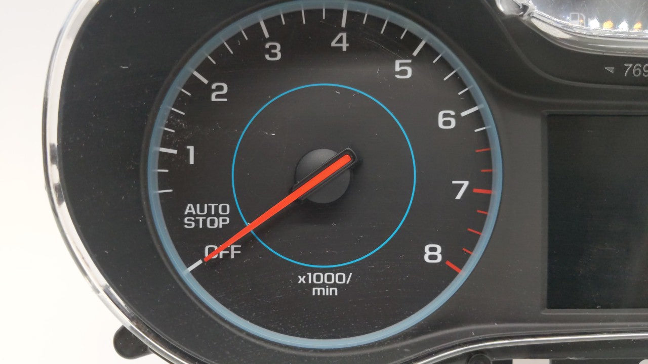 2017-2018 Chevrolet Cruze Instrument Cluster Speedometer Gauges P/N:39084636 Fits Fits 2017 2018 OEM Used Auto Parts - Oemus