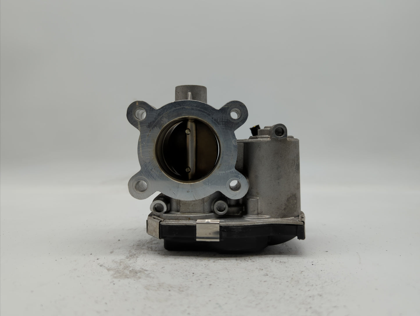 2017-2018 Chevrolet Cruze Throttle Body P/N:12659491BA 12671379AA Fits Fits 2017 2018 OEM Used Auto Parts - Oemusedautoparts