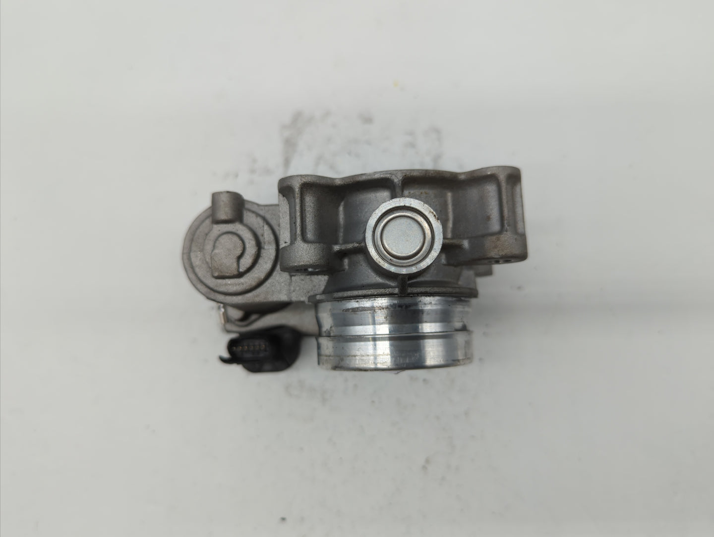 2017-2018 Chevrolet Cruze Throttle Body P/N:12671379AA Fits Fits 2017 2018 OEM Used Auto Parts - Oemusedautoparts1.com