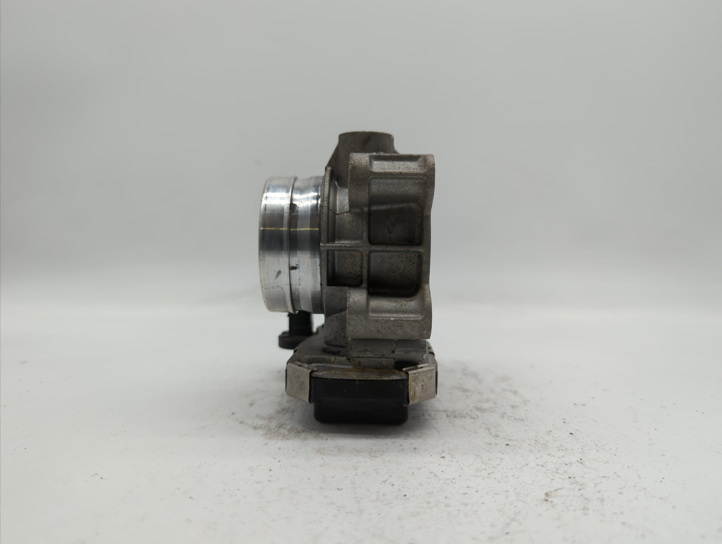 2017-2018 Chevrolet Cruze Throttle Body P/N:12671379AA Fits Fits 2017 2018 OEM Used Auto Parts - Oemusedautoparts1.com