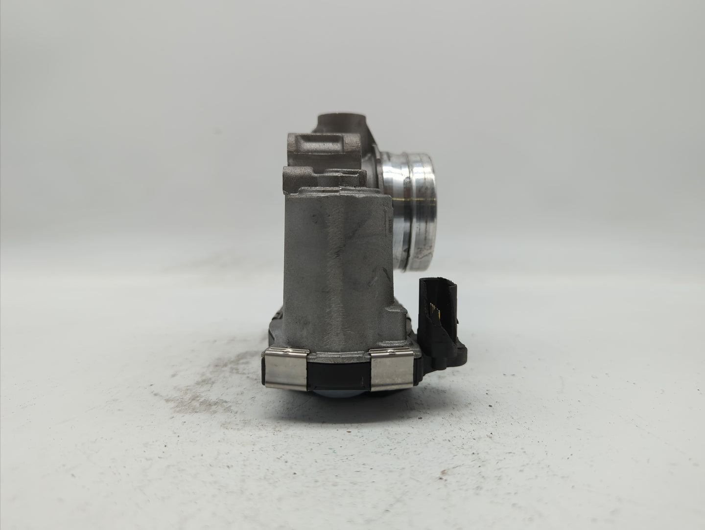 2017-2018 Chevrolet Cruze Throttle Body P/N:12671379AA Fits Fits 2017 2018 OEM Used Auto Parts - Oemusedautoparts1.com