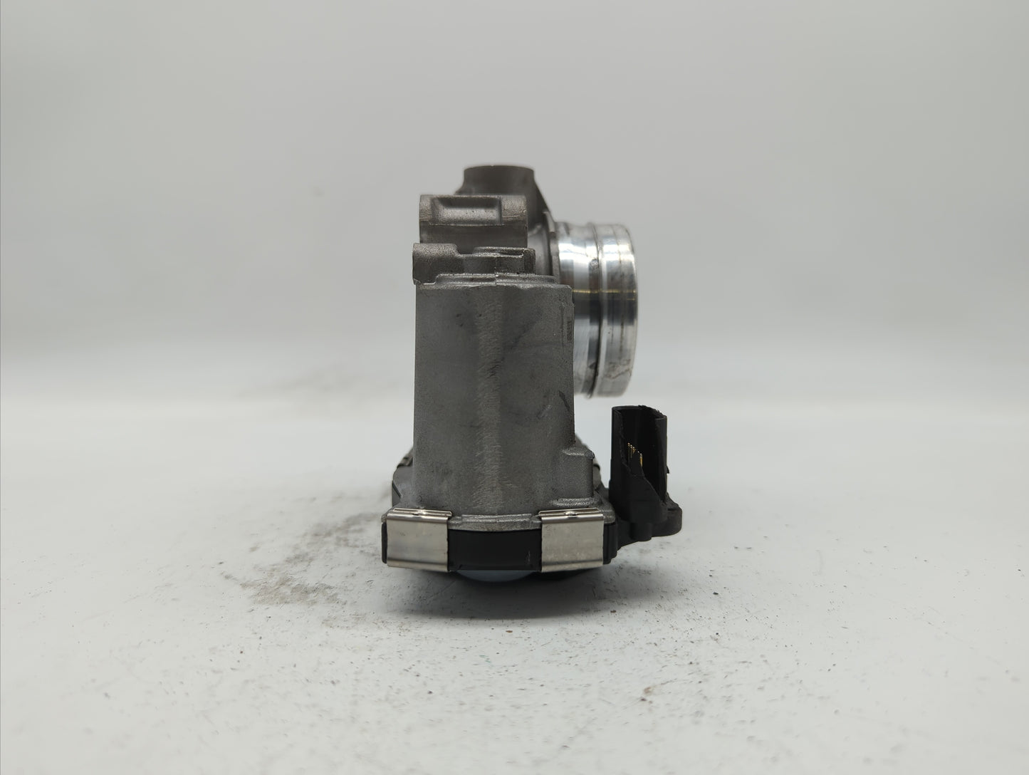 2017-2018 Chevrolet Cruze Throttle Body P/N:12671379AA Fits Fits 2017 2018 OEM Used Auto Parts - Oemusedautoparts1.com