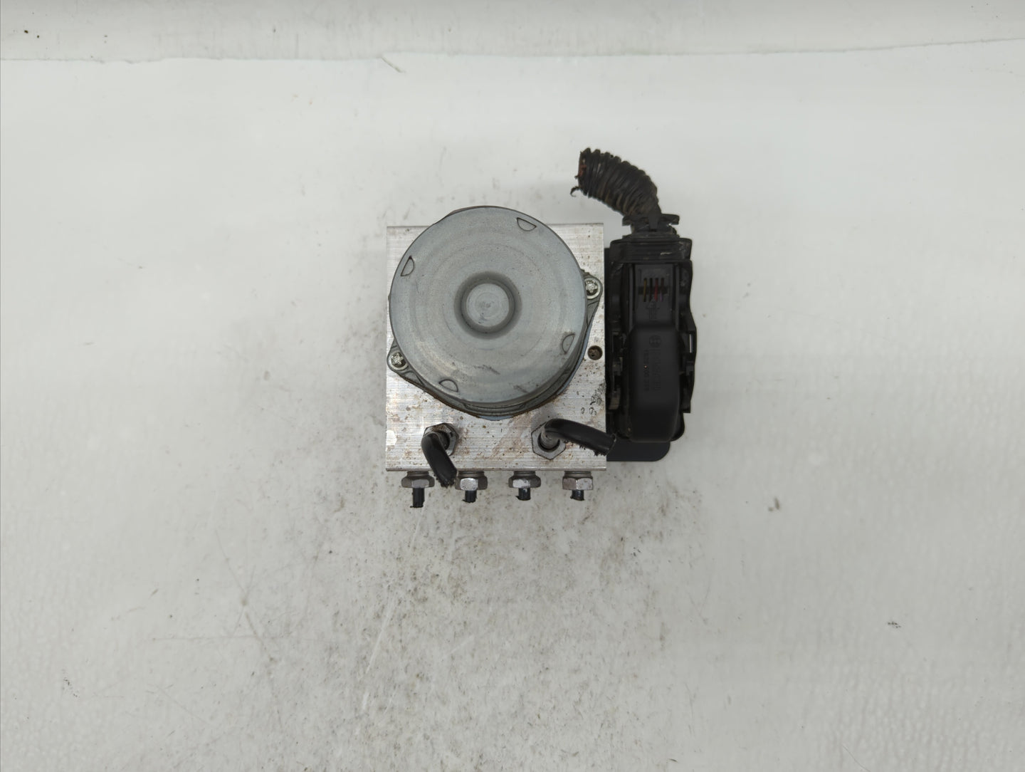 2017 Chevrolet Cruze ABS Pump Control Module Replacement P/N:84205167 39115808 Fits OEM Used Auto Parts - Oemusedautoparts1.