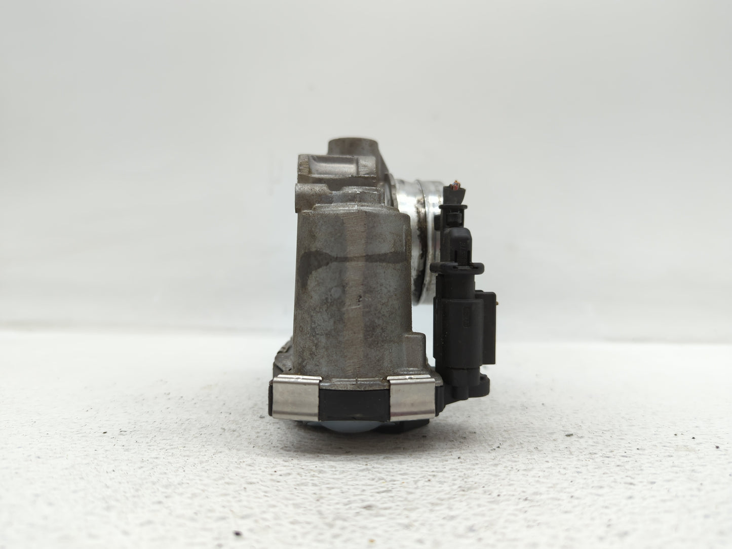 2017-2018 Chevrolet Cruze Throttle Body P/N:12671379AA Fits Fits 2017 2018 OEM Used Auto Parts - Oemusedautoparts1.com