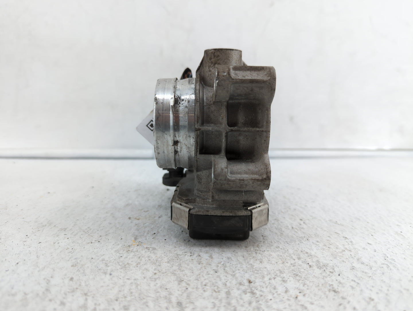 2017-2018 Chevrolet Cruze Throttle Body P/N:12671379AA 52049766 Fits Fits 2017 2018 OEM Used Auto Parts - Oemusedautoparts1.