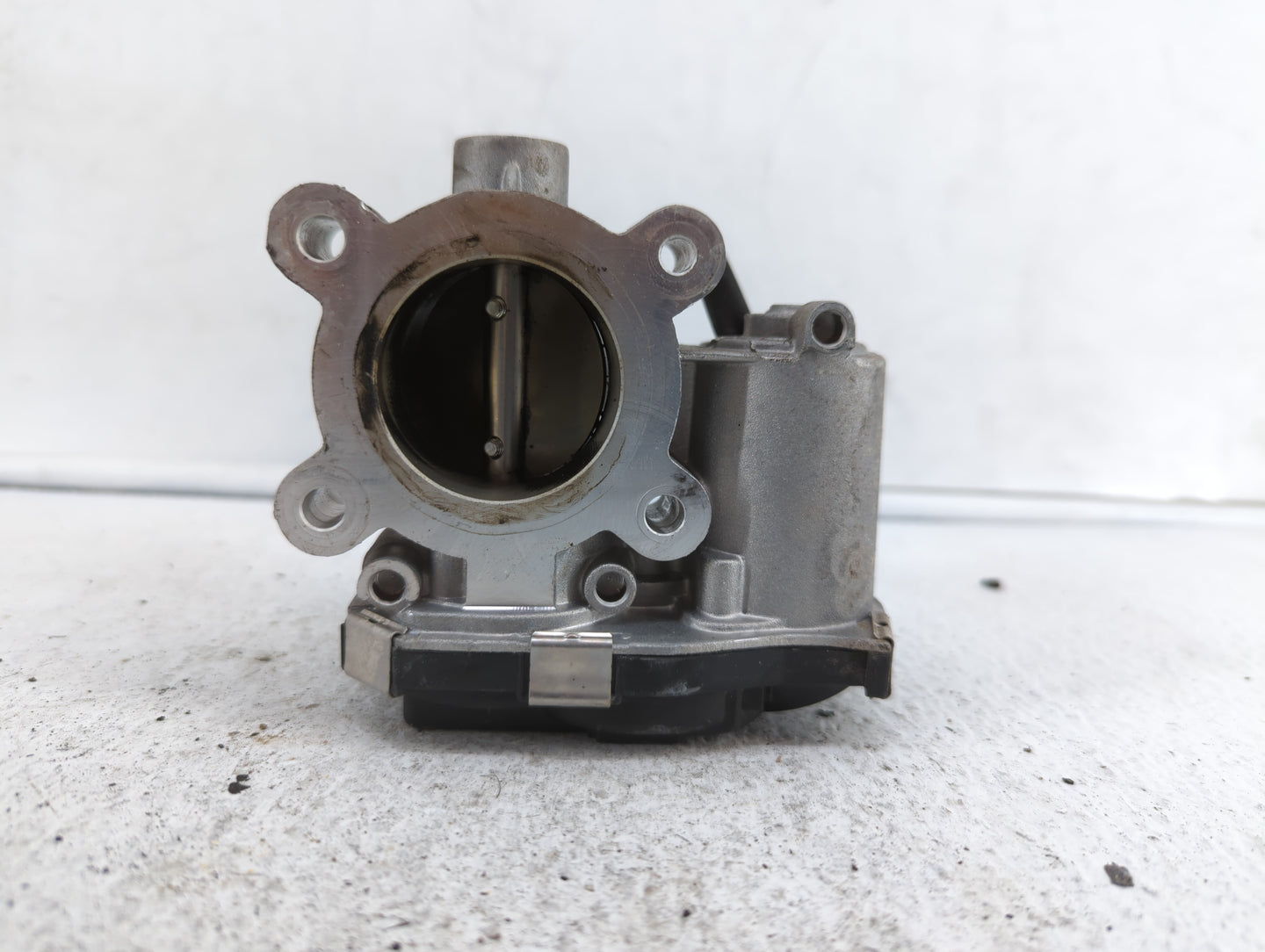 2017-2018 Chevrolet Cruze Throttle Body P/N:12671379AA 52049766 Fits Fits 2017 2018 OEM Used Auto Parts - Oemusedautoparts1.