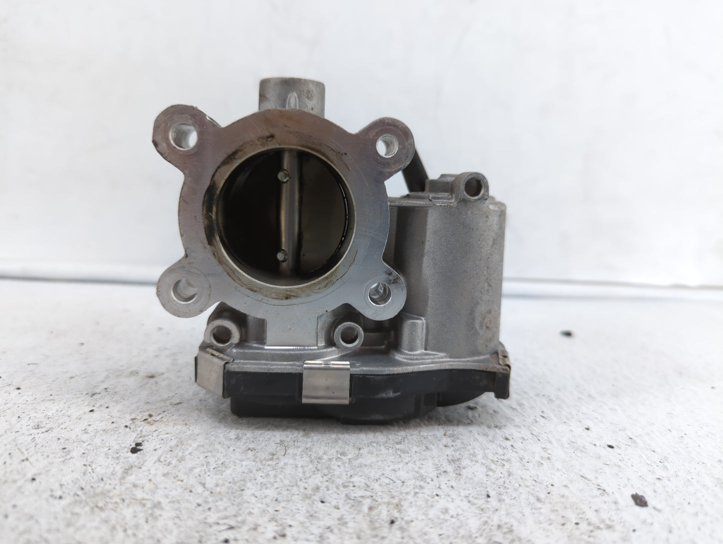 2017-2018 Chevrolet Cruze Throttle Body P/N:12671379AA 52049766 Fits Fits 2017 2018 OEM Used Auto Parts - Oemusedautoparts1.