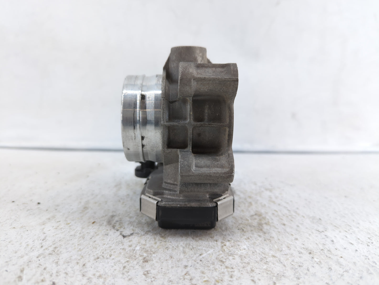 2017-2018 Chevrolet Cruze Throttle Body P/N:12671379AA 52049766 Fits Fits 2017 2018 OEM Used Auto Parts - Oemusedautoparts1.