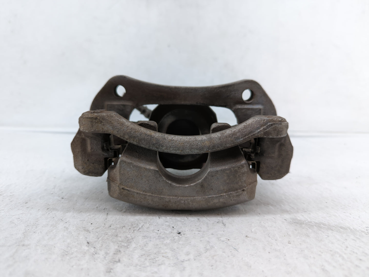 2016-2018 Chevrolet Cruze Front Passenger Right Brake Caliper - Oemusedautoparts1.com