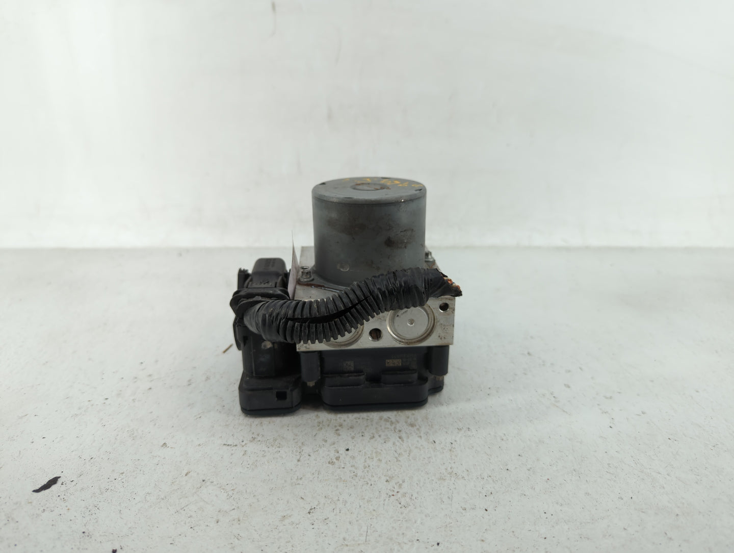 2017 Chevrolet Cruze ABS Pump Control Module Replacement P/N:39064664 39064667, 84205167, 39115808 Fits OEM Used Auto Parts 