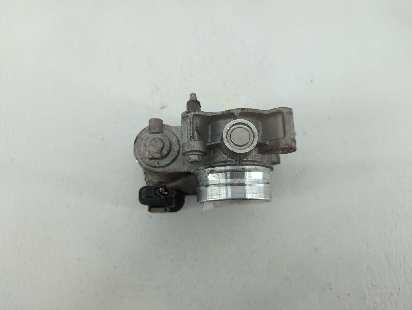 2017-2019 Chevrolet Cruze Throttle Body P/N:12671379AA Fits Fits 2016 2017 2018 2019 2020 2021 2022 OEM Used Auto Parts - Oe