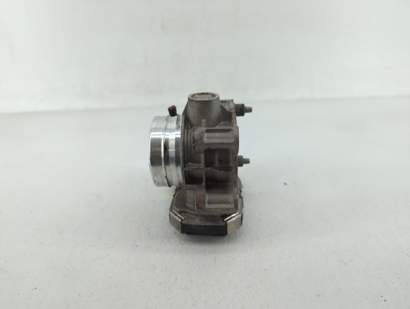 2017-2019 Chevrolet Cruze Throttle Body P/N:12671379AA Fits Fits 2016 2017 2018 2019 2020 2021 2022 OEM Used Auto Parts - Oe