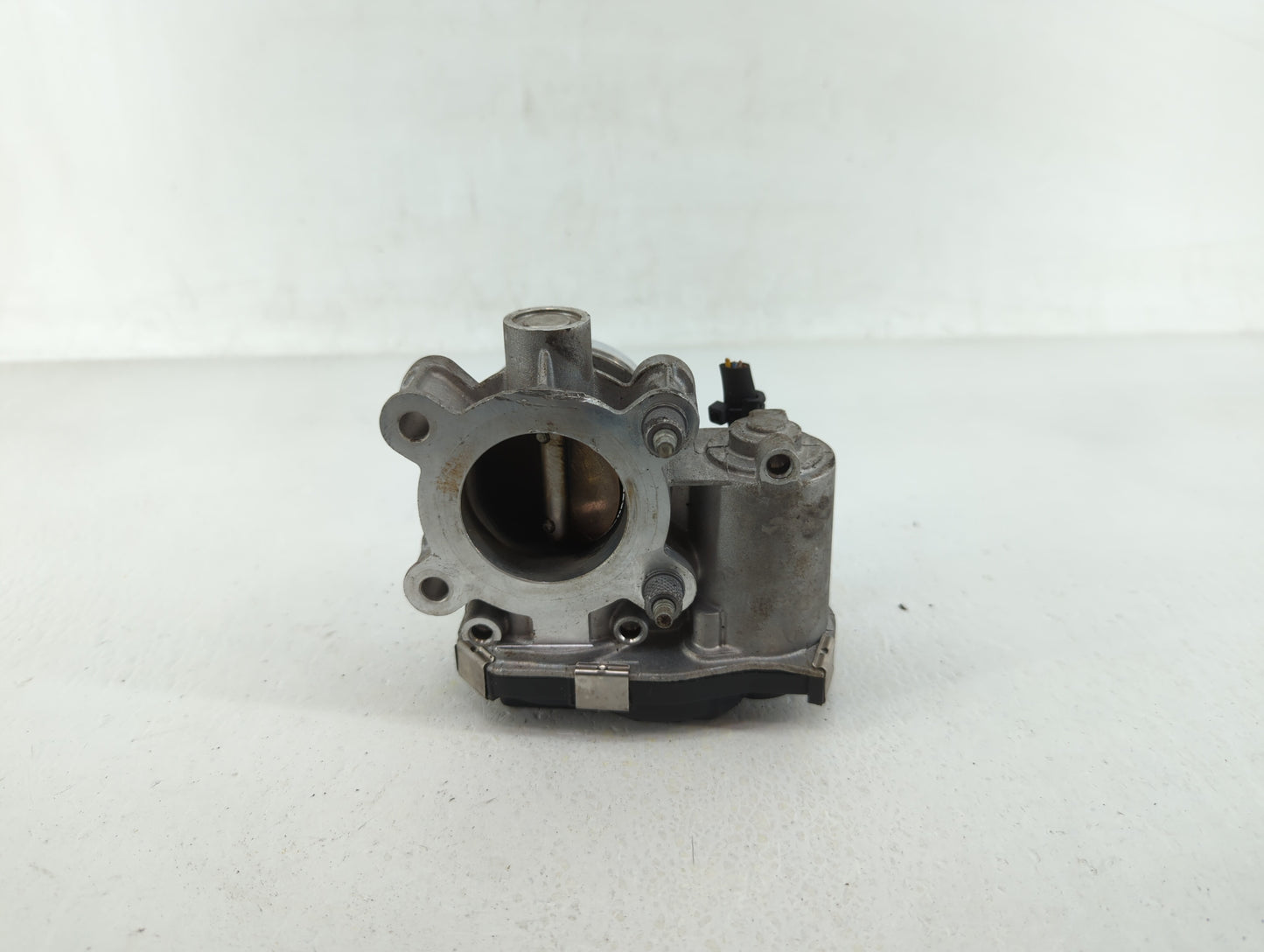 2017-2019 Chevrolet Cruze Throttle Body P/N:12671379AA Fits Fits 2016 2017 2018 2019 2020 2021 2022 OEM Used Auto Parts - Oe