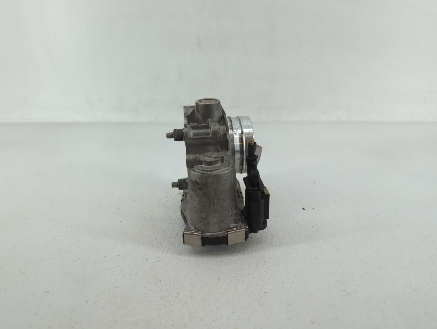 2017-2019 Chevrolet Cruze Throttle Body P/N:12671379AA Fits Fits 2016 2017 2018 2019 2020 2021 2022 OEM Used Auto Parts - Oe