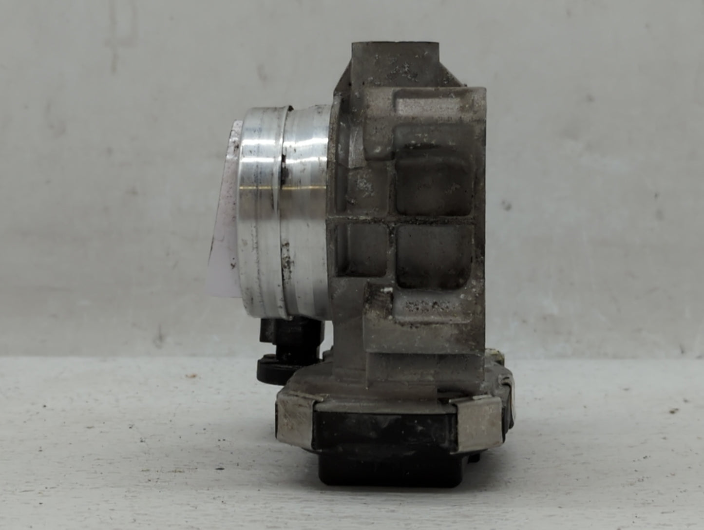 2017-2019 Chevrolet Cruze Throttle Body P/N:12671379AA Fits Fits 2016 2017 2018 2019 2020 2021 2022 OEM Used Auto Parts - Oe