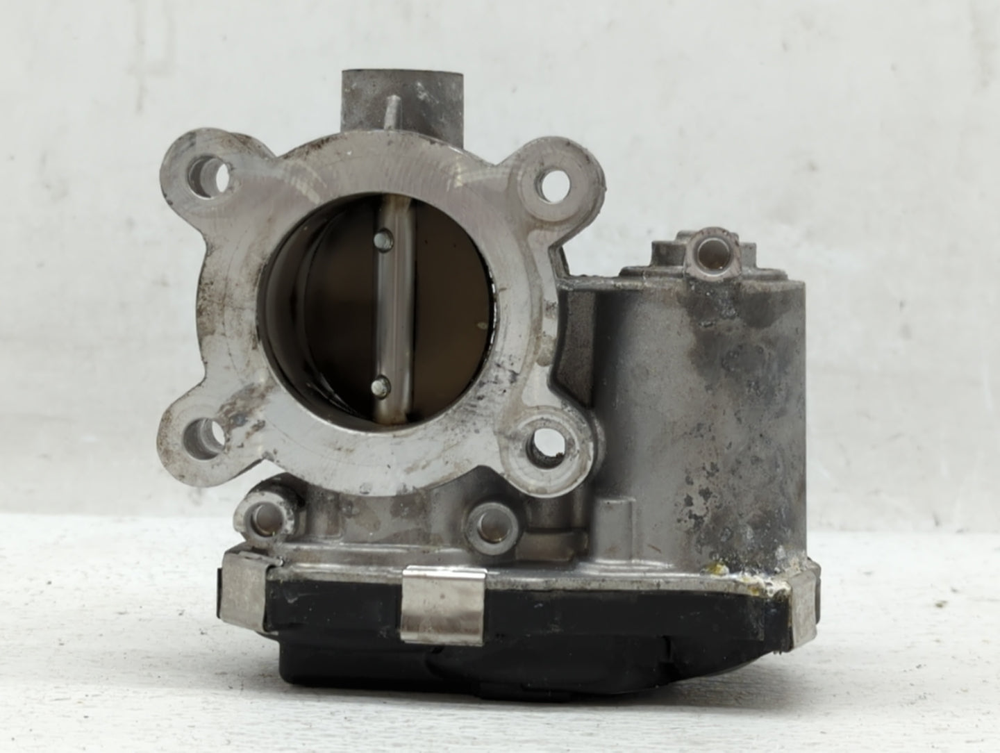2017-2019 Chevrolet Cruze Throttle Body P/N:12671379AA Fits Fits 2016 2017 2018 2019 2020 2021 2022 OEM Used Auto Parts - Oe