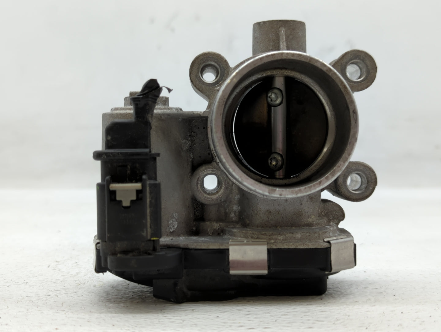 2017-2019 Chevrolet Cruze Throttle Body P/N:12671379AA Fits Fits 2016 2017 2018 2019 2020 2021 2022 OEM Used Auto Parts - Oe