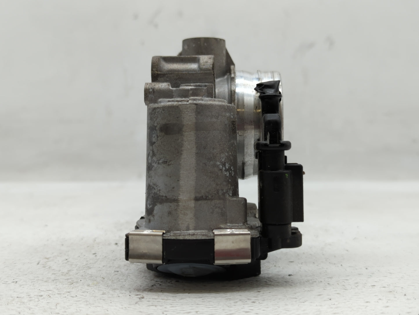 2017-2019 Chevrolet Cruze Throttle Body P/N:12671379AA Fits Fits 2016 2017 2018 2019 2020 2021 2022 OEM Used Auto Parts - Oe