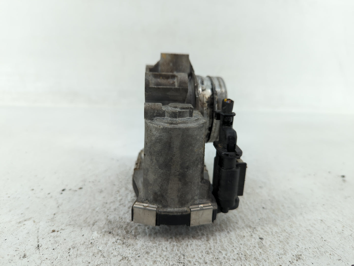 2017 Chevrolet Cruze Throttle Body P/N:12671379AA Fits OEM Used Auto Parts - Oemusedautoparts1.com
