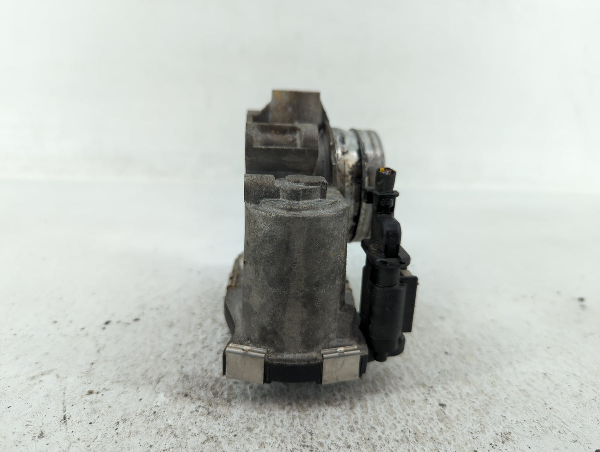 2017-2018 Chevrolet Cruze Throttle Body P/N:12671379AA Fits Fits 2017 2018 OEM Used Auto Parts - Oemusedautoparts1.com