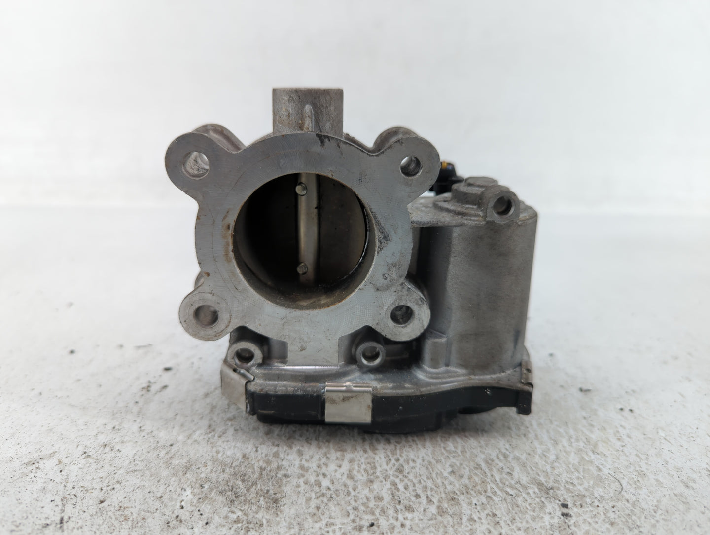2017-2019 Chevrolet Cruze Throttle Body P/N:12671379AA Fits Fits 2016 2017 2018 2019 2020 2021 2022 OEM Used Auto Parts - Oe